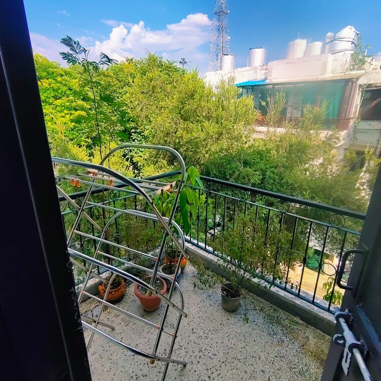 Balcony, park-view-apartments-noida 2.5 Bedroom 1600 Sq.Ft. Apartment In Sector 29 Noida 9407107