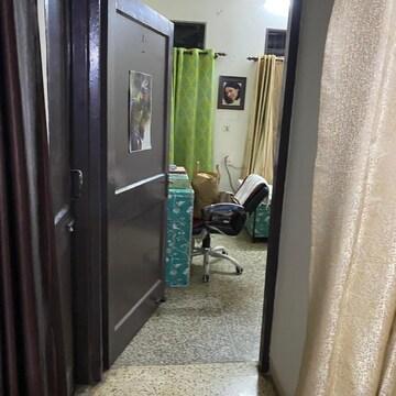 Building Lobby in 2.5 BHK Apartment at Park View Apartments Noida, Sector 29 – for Sale