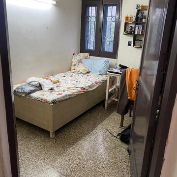 Bedroom in 2.5 BHK Apartment at Park View Apartments Noida, Sector 29 – for Sale