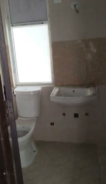 Bathroom in 2 BHK Apartment at Amrapali Golf Homes, Sector 4 Greater Noida – for Rent