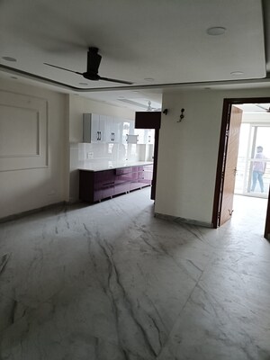Room in 3 BHK Builder Floor at The Images Floors, Sector 51 – for Sale