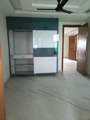 Room in 3 BHK Builder Floor at The Images Floors, Sector 51 – for Sale