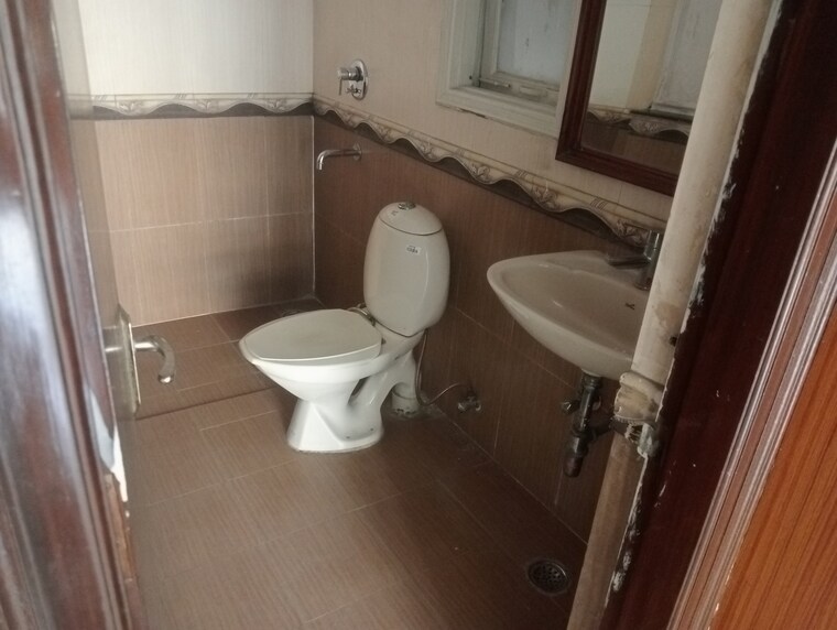 Bathroom, parsvnath-green-ville 3 Bedroom 1945 Sq.Ft. Apartment In Sector 48 Gurgaon 9407190