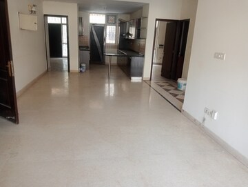 Room in 3 BHK Apartment at Parsvnath Green Ville, Sector 48 – for Rent