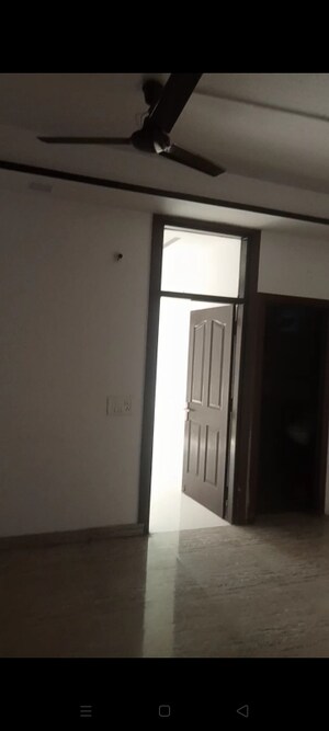 Room in 2 BHK Builder Floor at Sapphire Tower, Sector 104 – for Rent
