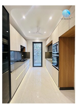 Building Lobby in 4 BHK Builder Floor at CS Roseate 63, Sector 63a – for Sale