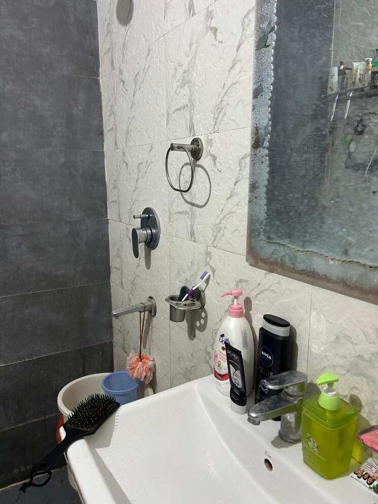 Bathroom, gomti-homes 3 Bedroom 1350 Sq.Ft. Apartment In Nabha Zirakpur 9407156