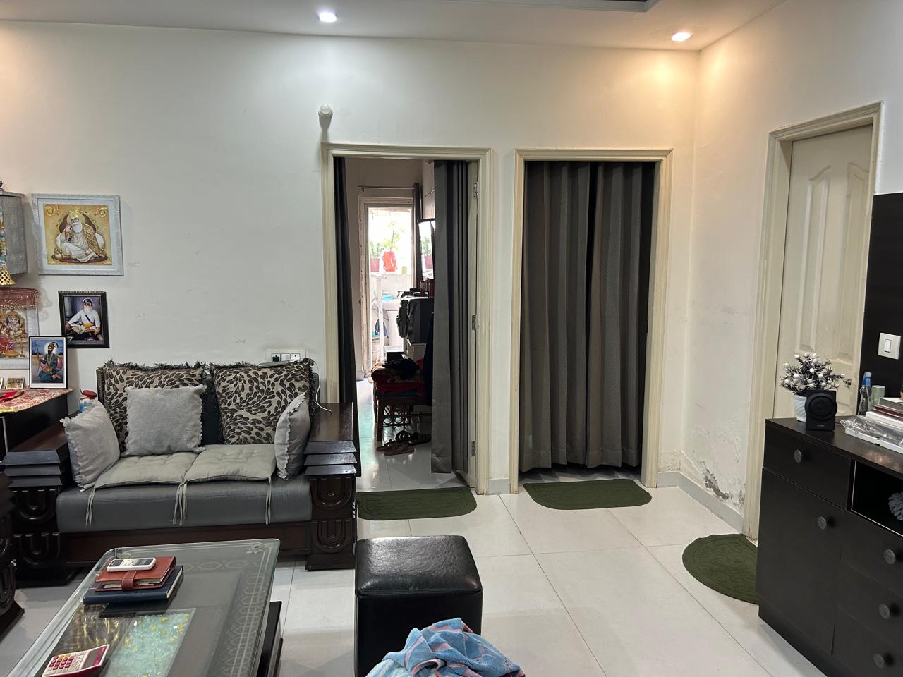 3 BHK + Pooja Room 1350 Sq.Ft. Apartment in Gomti Homes