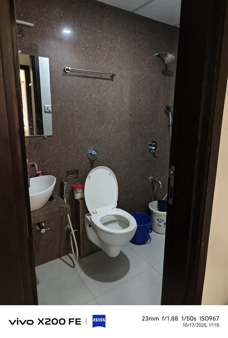 Bathroom, lalani-grandeur 1 Bedroom 645 Sq.Ft. Apartment In Goregaon East Mumbai 9407174