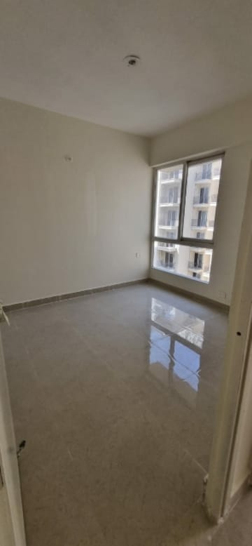 Room in 2 BHK Apartment at Signature The Millennia 3, Sector 37d – for Rent