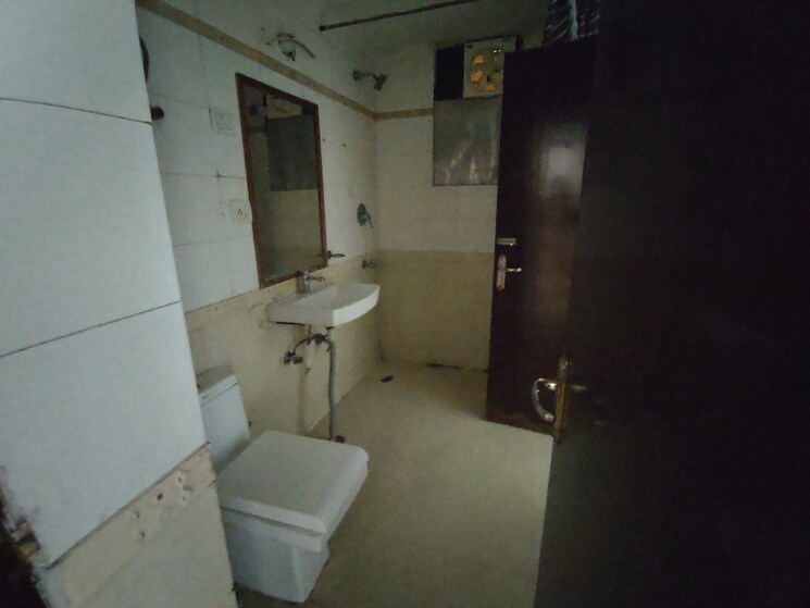 Bathroom, parsvnath-prestige 3 Bedroom 1795 Sq.Ft. Apartment In Sector 93a Noida 9407201