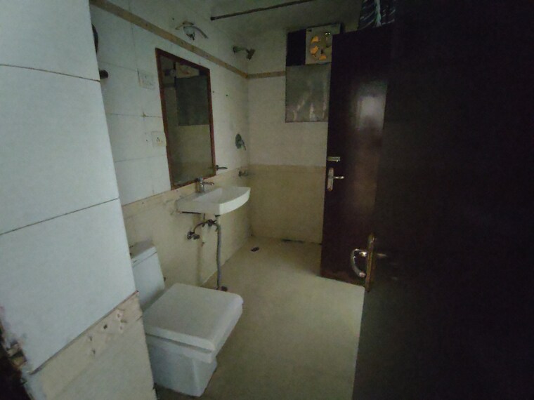 Bathroom, parsvnath-prestige 3 Bedroom 1795 Sq.Ft. Apartment In Sector 93a Noida 9407201