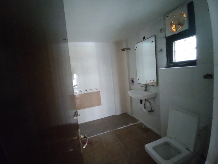 Bathroom, parsvnath-prestige 3 Bedroom 1795 Sq.Ft. Apartment In Sector 93a Noida 9407230