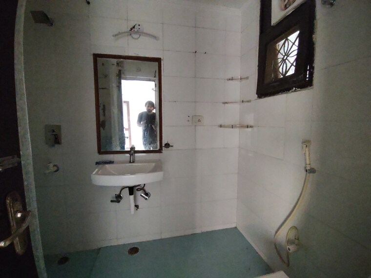 Bathroom, parsvnath-prestige 3 Bedroom 1795 Sq.Ft. Apartment In Sector 93a Noida 9407230