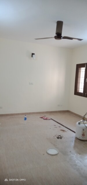 Room in 3 BHK Apartment at DDA Rosewood Apartments, Vasant Kunj – for Rent