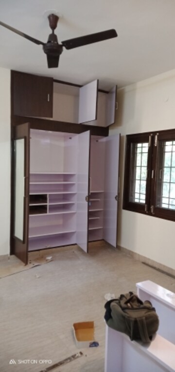 Room in 3 BHK Apartment at DDA Rosewood Apartments, Vasant Kunj – for Rent