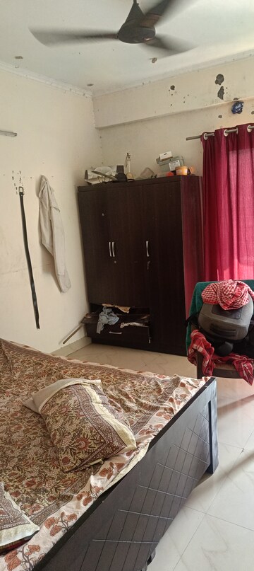 Furnished Amenities in 2 BHK Apartment at Gardenia Golf City, Sector 75 – for Sale