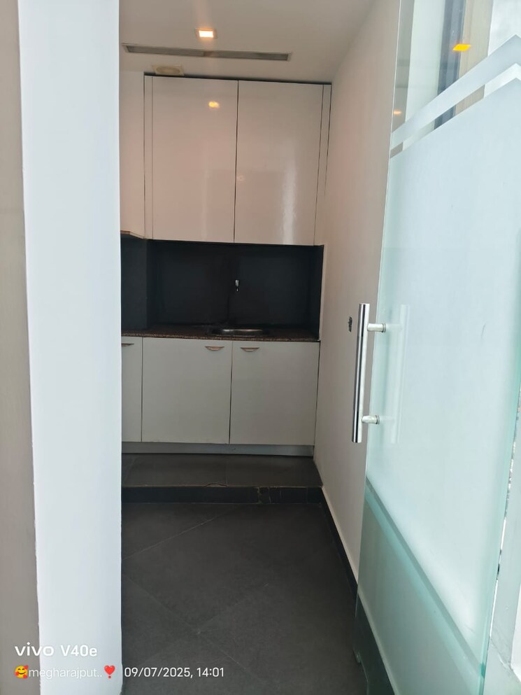 Bathroom, jmd-megapolis Commercial Office Space 1100 Sq.Ft. In Sector 48 Gurgaon 9407294