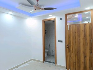 Room in 1 BHK Builder Floor at Govindpuri – for Sale