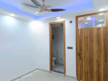 Room in 1 BHK Builder Floor at Govindpuri – for Sale