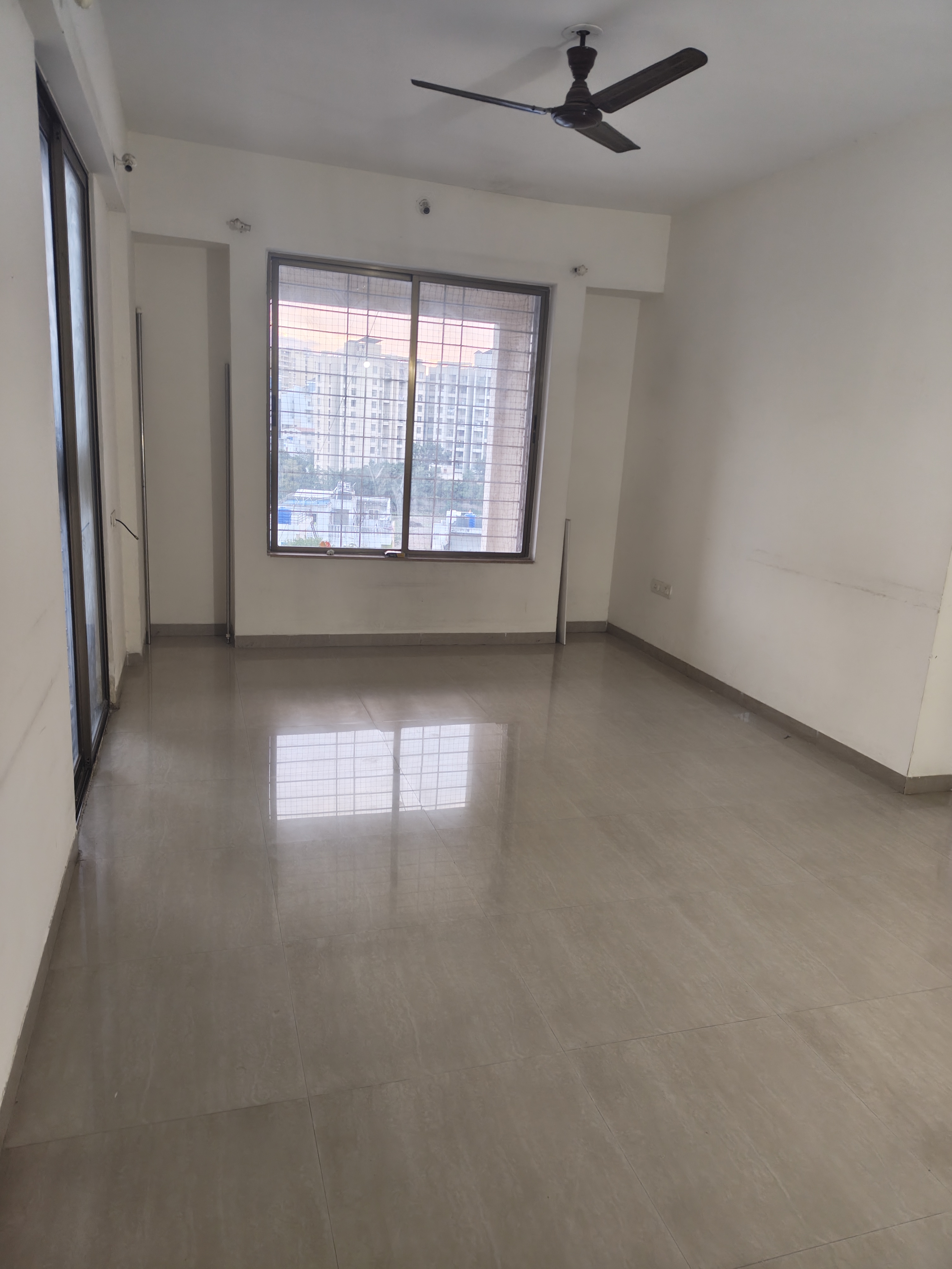 2 BHK + Extra Room Apartment For Rent in Gulmohar Goldcoast
