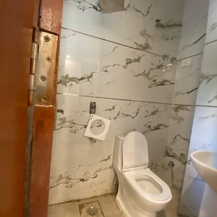 Bathroom, chattarpur 2 Bedroom 900 Sq.Ft. Builder Floor In Chattarpur Delhi 9407397