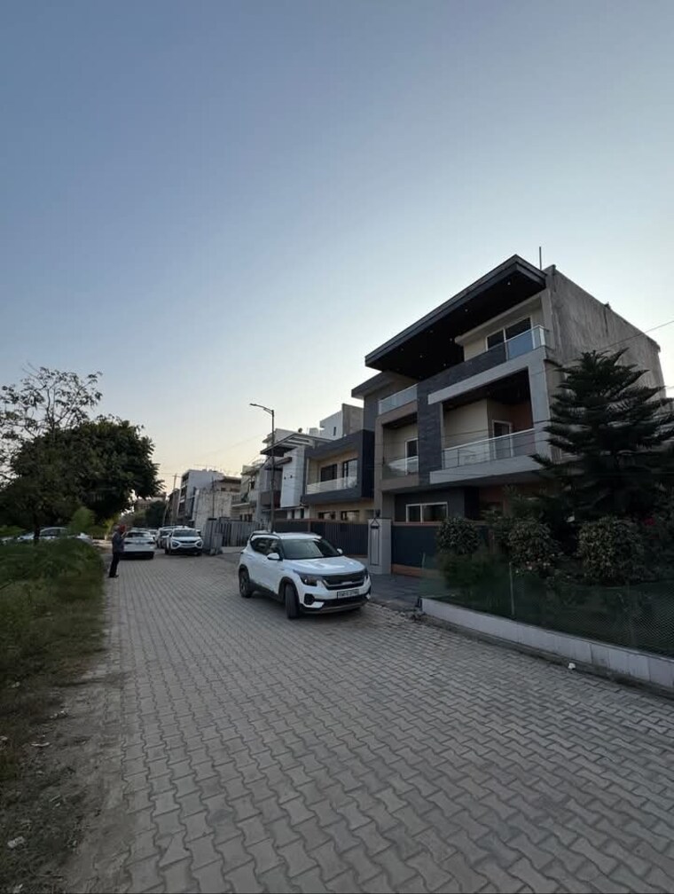 Exterior View, sector 123 6 Bedroom 250 Sq.Yd. Independent House In Sector 123 Mohali 9407450