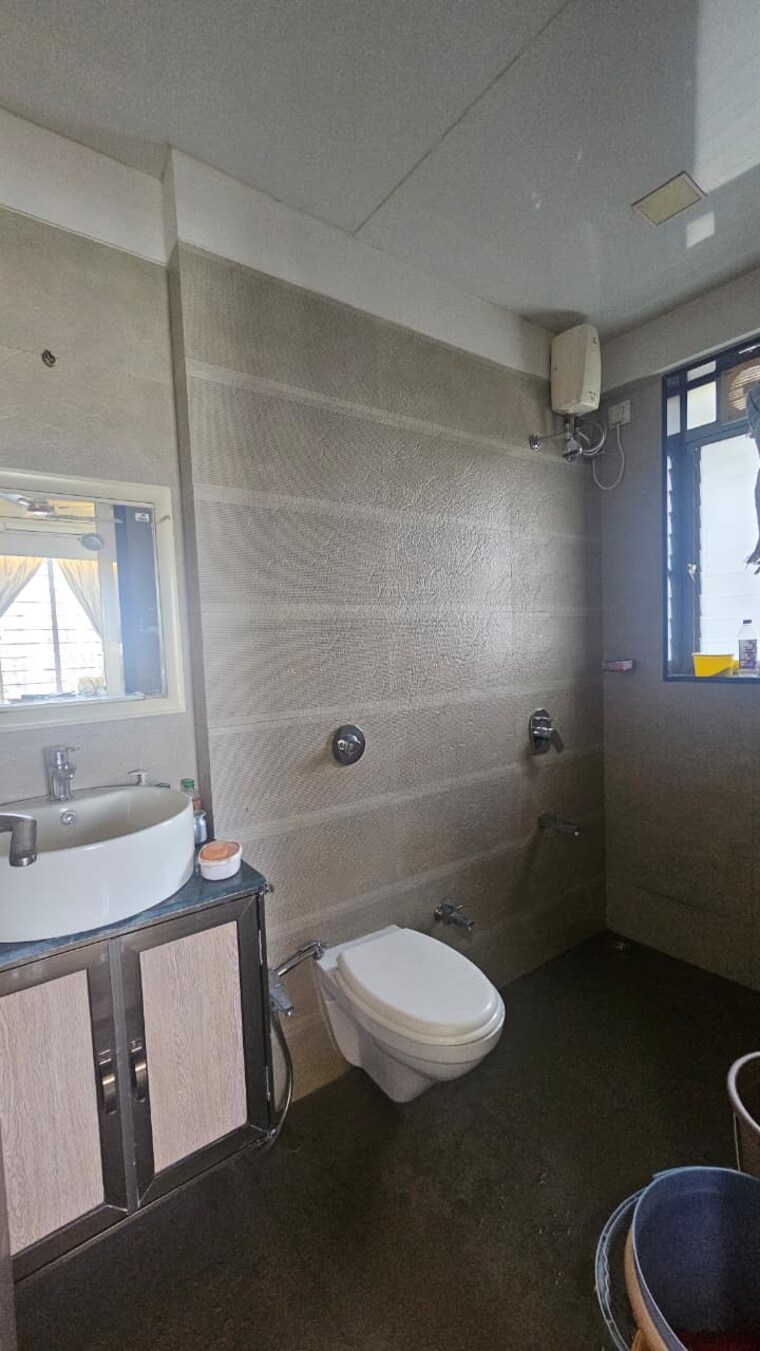 Bathroom, shree-krishna-niwas 3 Bedroom 1430 Sq.Ft. Apartment In Chembur Mumbai 9407401