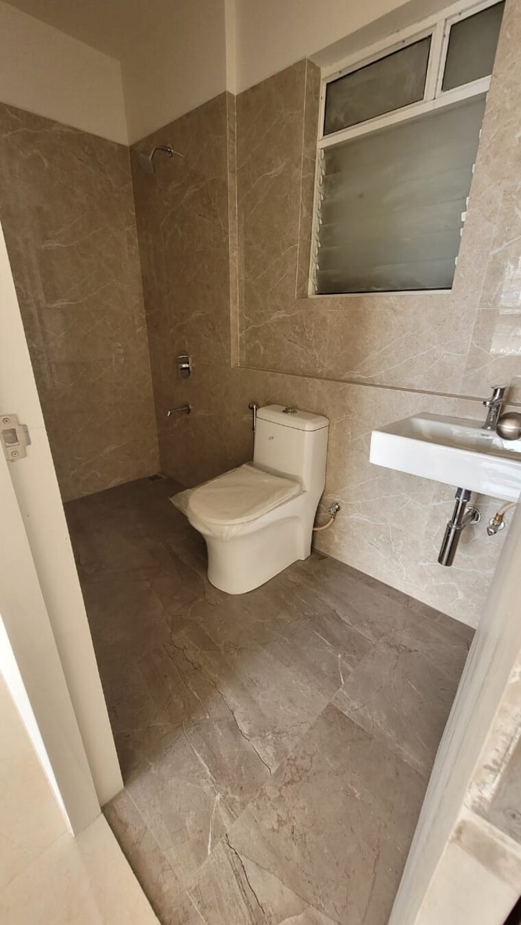 Bathroom, indiabulls-one-indiabulls-park 1 Bedroom 557 Sq.Ft. Apartment In New Panvel Navi Mumbai 9407472