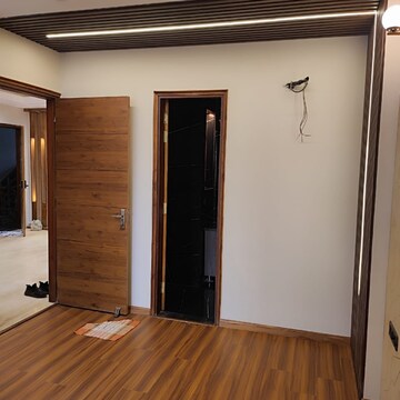 Room in 3.5 BHK Builder Floor at Kohli One Malibu Town, Malibu Town – for Rent