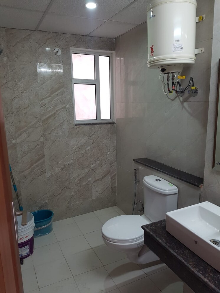 Bathroom, sushma-grande-nxt 3 Bedroom 1800 Sq.Ft. Apartment In Lohgarh Zirakpur 9407511