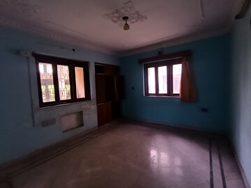 Room in 5 BHK Independent House at S K Dev Road – for Sale