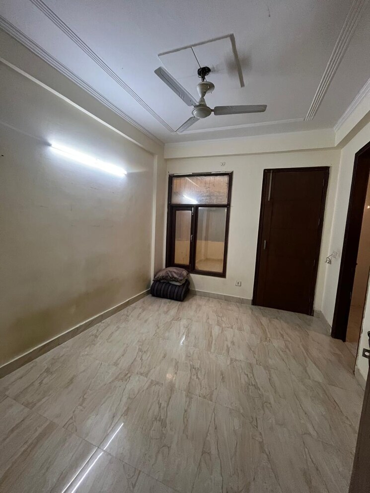 Room, freedom fighters enclave 2 Bedroom 950 Sq.Ft. Builder Floor In Freedom Fighters Enclave Delhi 9407646