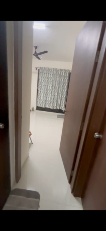 Room in 3 BHK Apartment at Mantra Mesmer, Keshav Nagar – for Rent