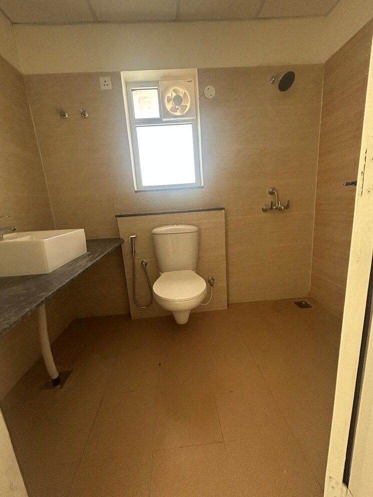 Bathroom, sushma-grande-nxt 3 Bedroom 1850 Sq.Ft. Apartment In Lohgarh Zirakpur 9407651