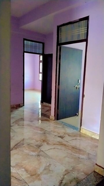 Room in 2 BHK Builder Floor at Vineet Khand – for Rent