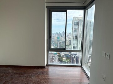 Room in 3 BHK Apartment at Piramal Mahalaxmi, Mahalaxmi – for Rent