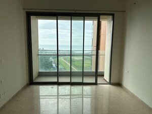 Room in 3 BHK Apartment at Piramal Mahalaxmi, Mahalaxmi – for Rent