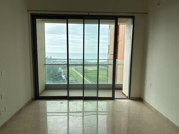 Room in 3 BHK Apartment at Piramal Mahalaxmi, Mahalaxmi – for Rent