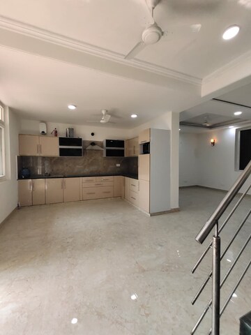 Parking in 4 BHK Apartment at Bancourt Apartment, Sector 43 – for Sale