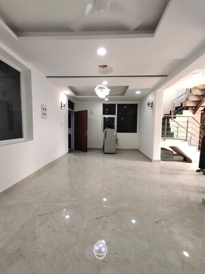 Room in 4 BHK Apartment at Bancourt Apartment, Sector 43 – for Sale