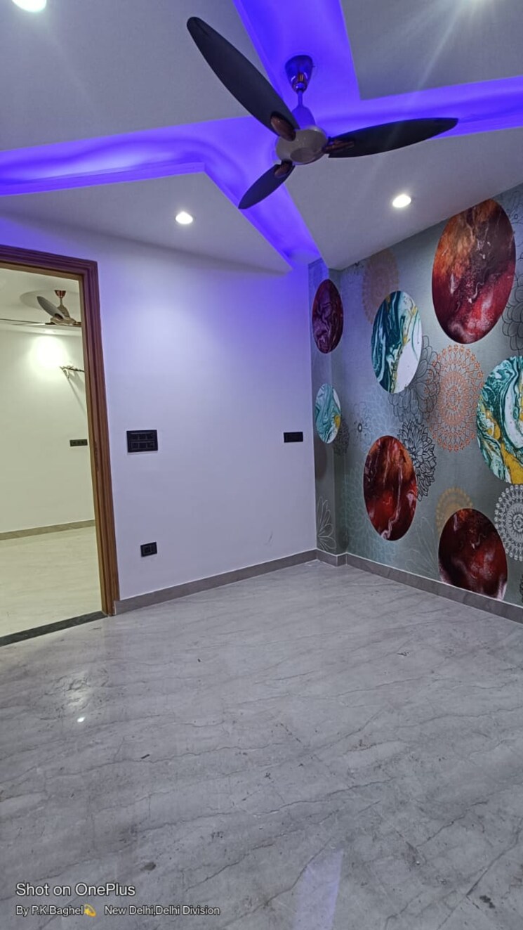  Parking, govindpuri 3 Bedroom 900 Sq.Ft. Builder Floor In Govindpuri Delhi 9407694