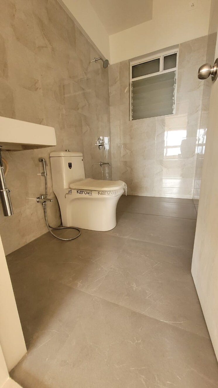 Bathroom, indiabulls-one-indiabulls-park 3 Bedroom 1249 Sq.Ft. Apartment In New Panvel Navi Mumbai 9407718