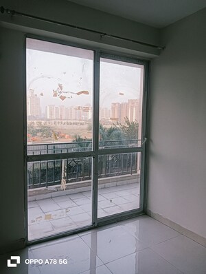 Room in 2 BHK Apartment at Signature Global Andour Height, Sector 71 – for Rent