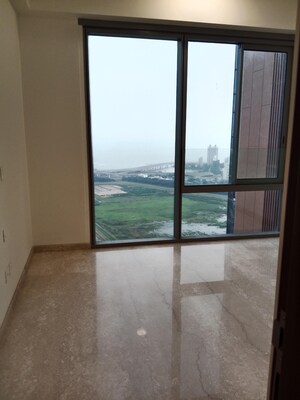 Room in 3 BHK Apartment at Piramal Mahalaxmi, Mahalaxmi – for Rent