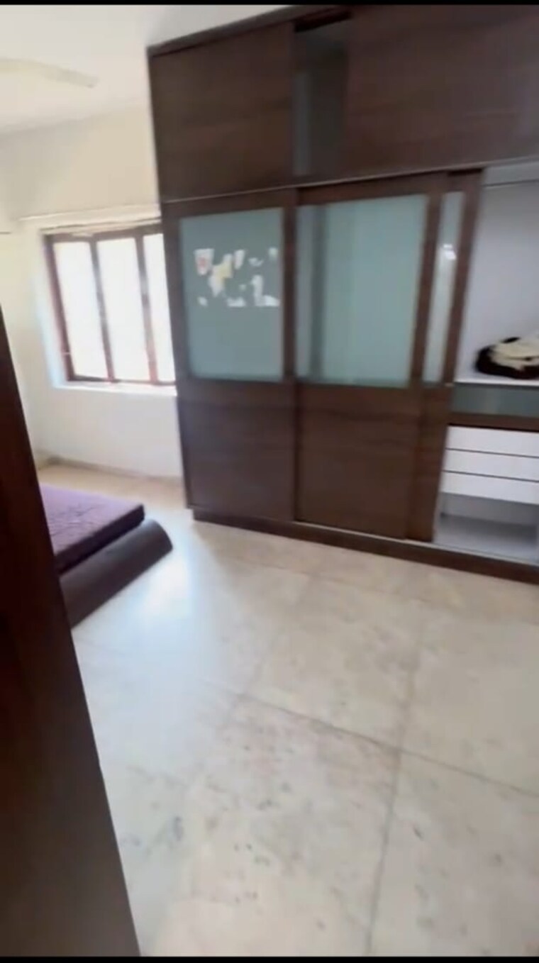 Room, juhu 2 Bedroom 960 Sq.Ft. Apartment In Juhu Mumbai 9407829