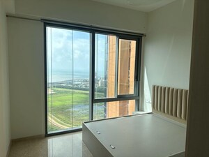 Room in 3 BHK Apartment at Piramal Mahalaxmi, Mahalaxmi – for Rent