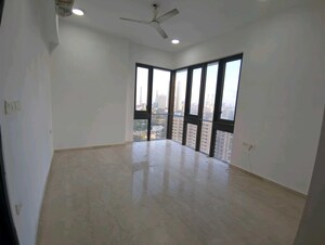 Room in 3 BHK Apartment at Lodha The Park, Worli – for Rent