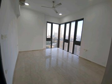Room in 3 BHK Apartment at Lodha The Park, Worli – for Rent