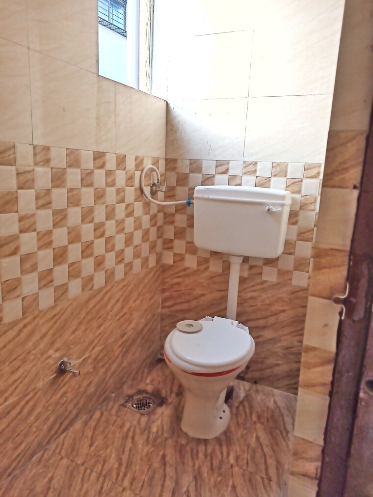 Bathroom, kondhwa 2 Bedroom 800 Sq.Ft. Apartment In Kondhwa Pune 9407860